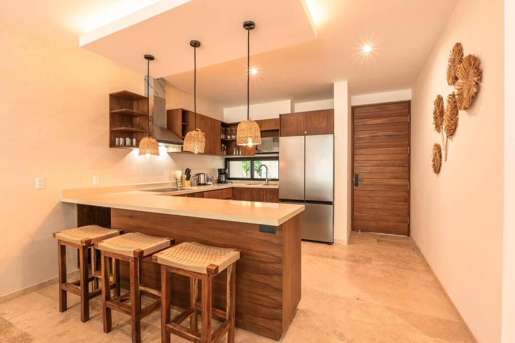 New 2 Bedroom 2 Badrooms Pool Front Concierge Apartment *