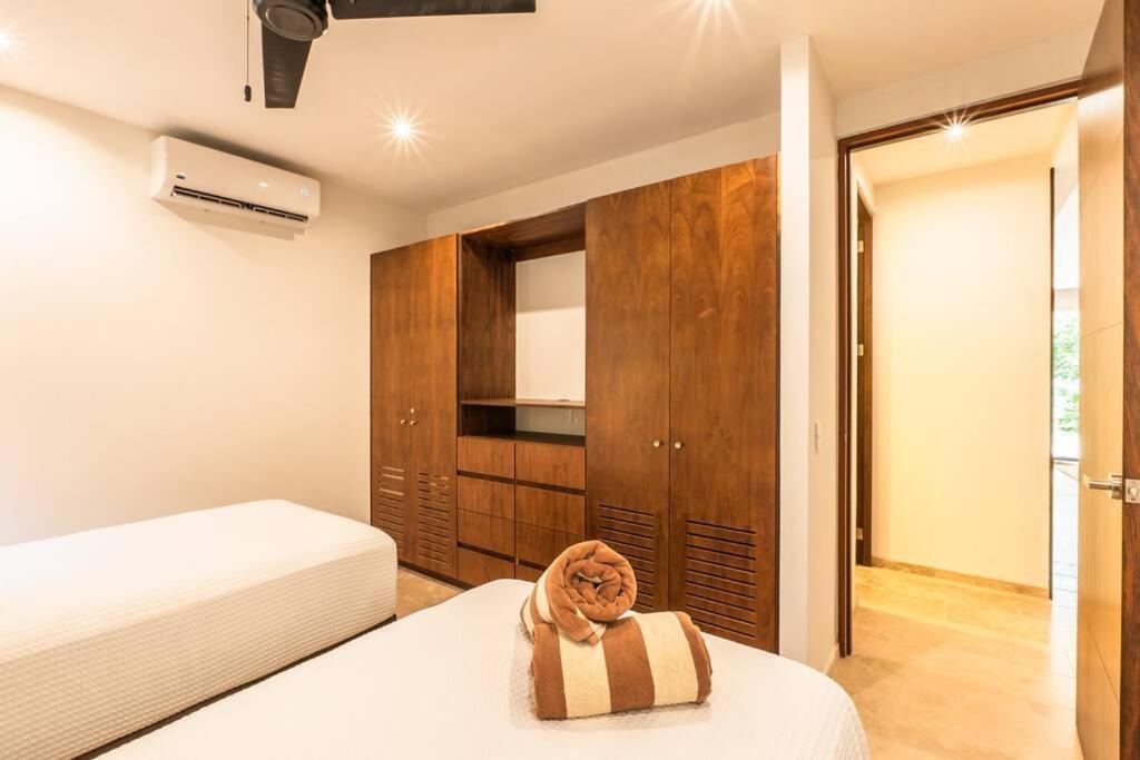 New 2 Bedroom 2 Badrooms Pool Front Concierge Apartment