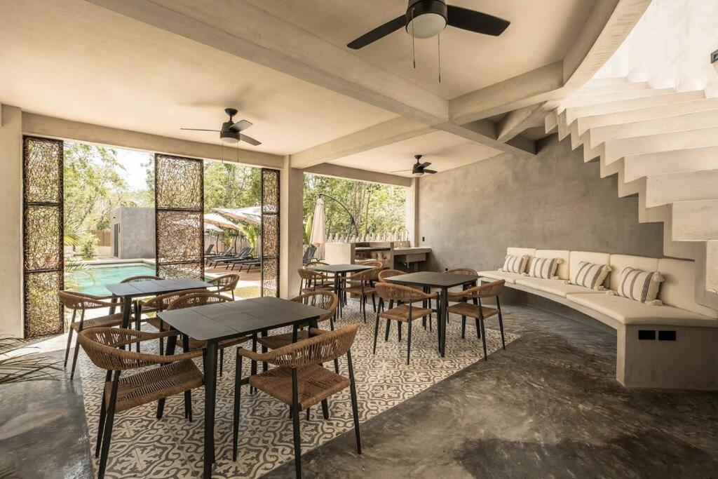 New 2 Bedroom 2 Badrooms Pool Front Concierge Apartment *