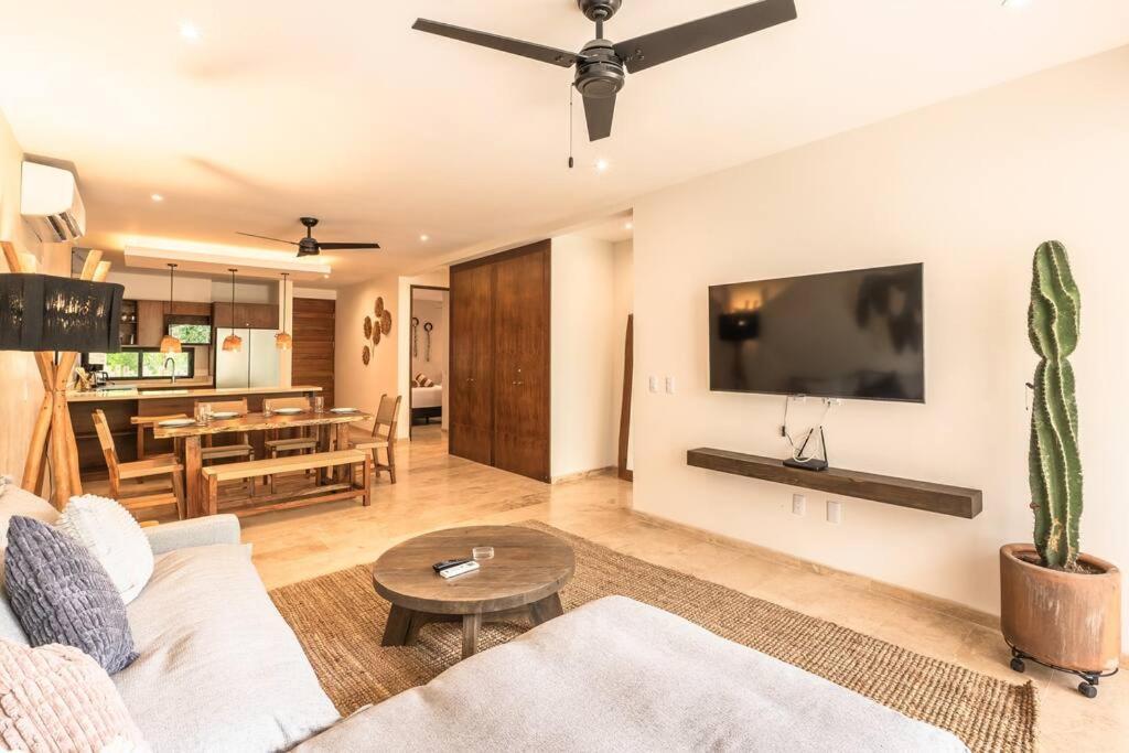 Apartment New 2 Bedroom 2 Badrooms Pool Front Concierge *