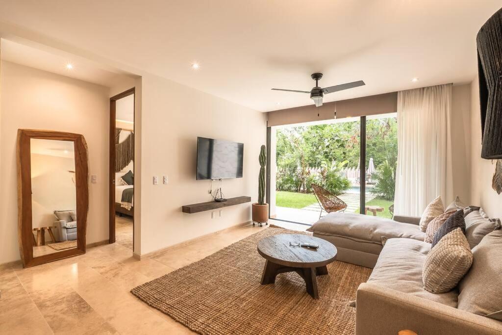 New 2 Bedroom 2 Badrooms Pool Front Concierge